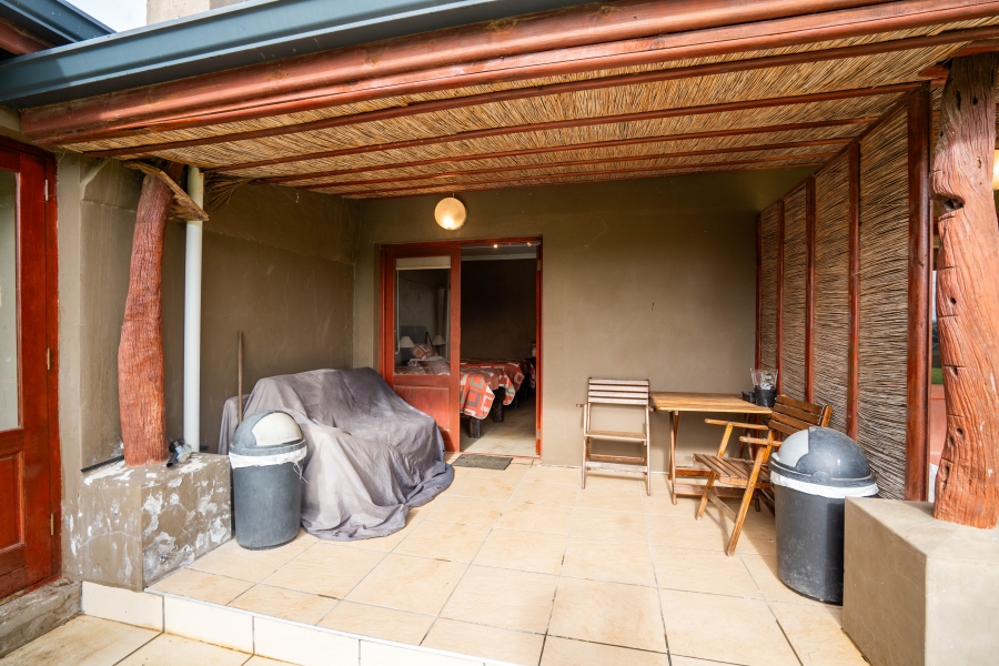 5 Bedroom Property for Sale in Grahamstown Rural Eastern Cape